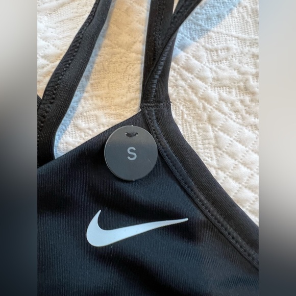 Nike woman’s light Support Non padded bra - Picture 6 of 7